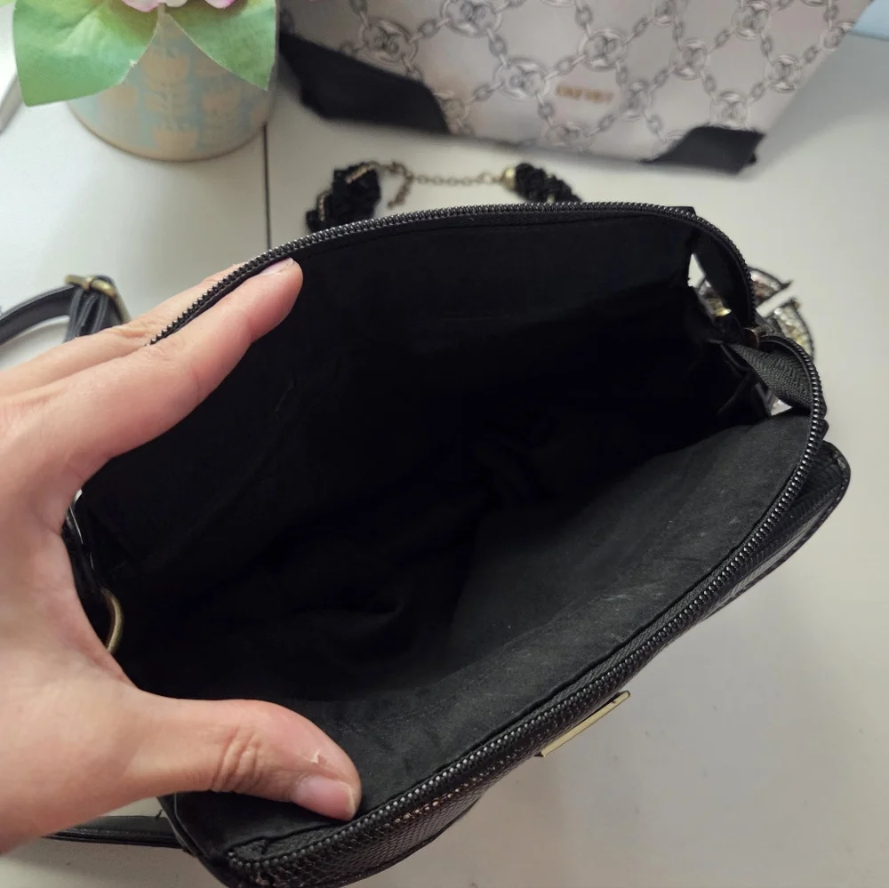 5 Piece Bundle Lot Set - Black, Gold, Silver Tones - Picture 9 of 16